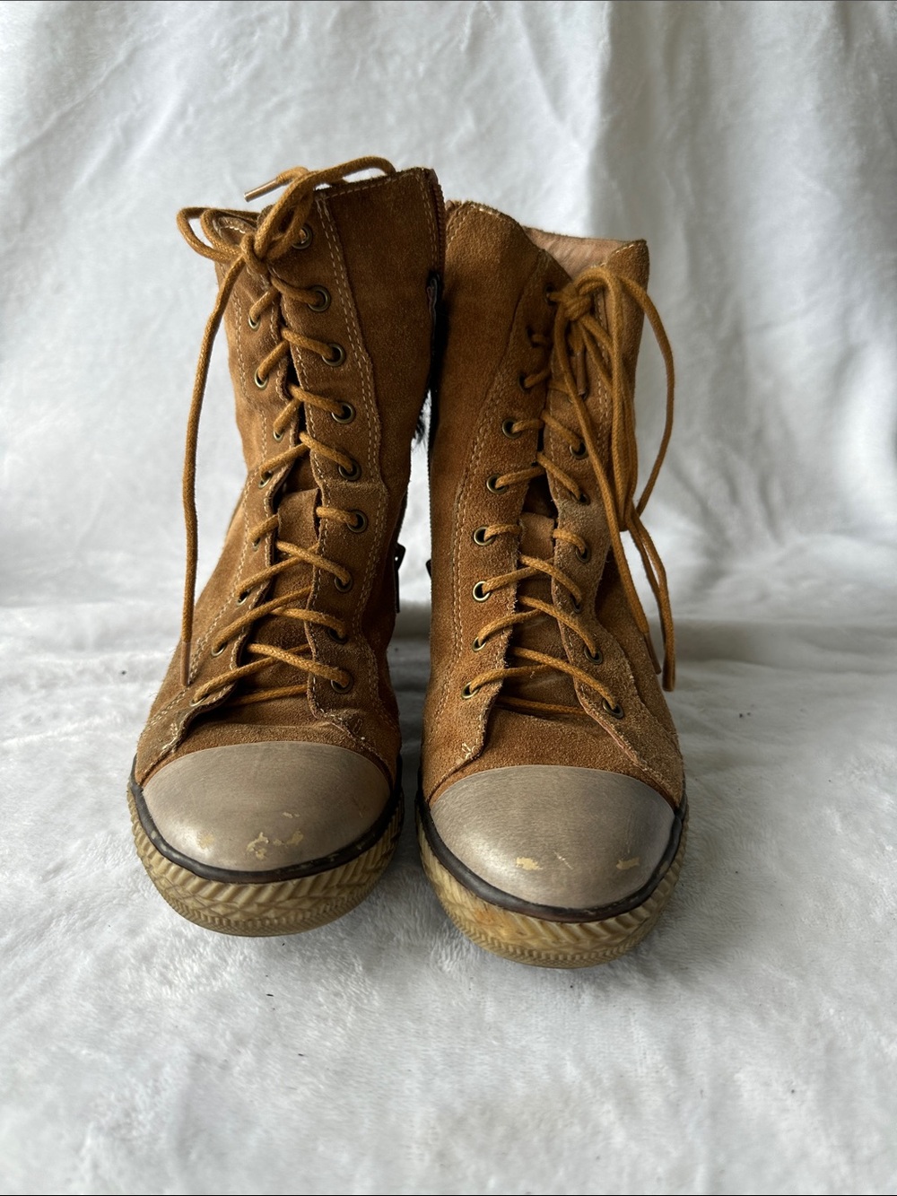 Women's High-Top Lace-Up Sneaker Boots in Tan
